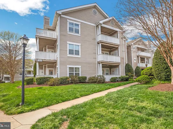 14302 Rosy Ln APT 35, Centreville, VA 20121