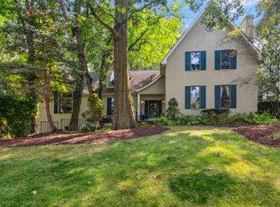 122 Shorewood Dr, Valparaiso, IN 46385