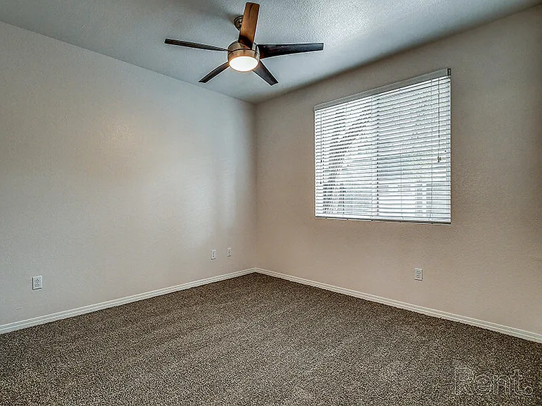 Fleetwood Apartments — Photo 21