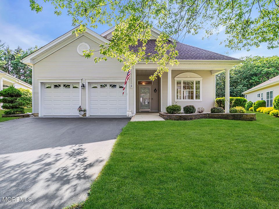 1st image of 25 Bellflower Drive