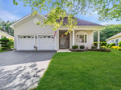 25 Bellflower Drive, Lakewood, NJ, 08701