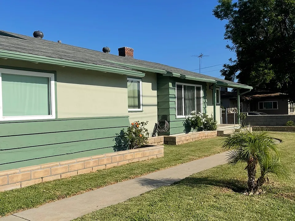224 S Valley Center Ave