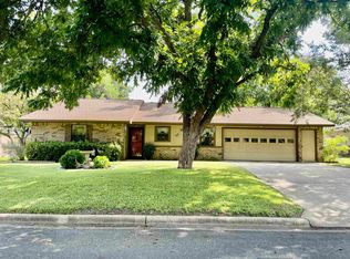 341 Columbine St, Meadowlakes, TX 78654