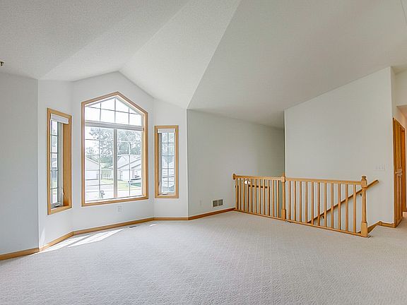 3rd image of 715 Buffalo Hills St