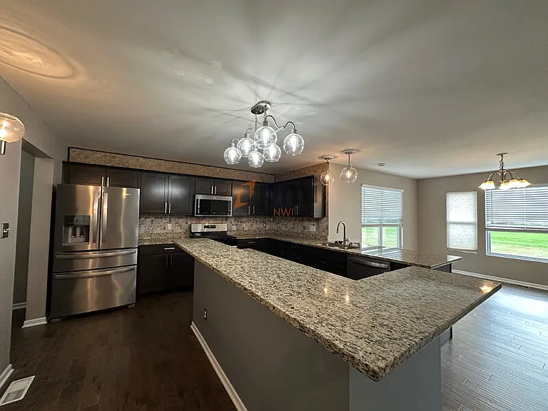 1864 Westridge Dr — Photo 12