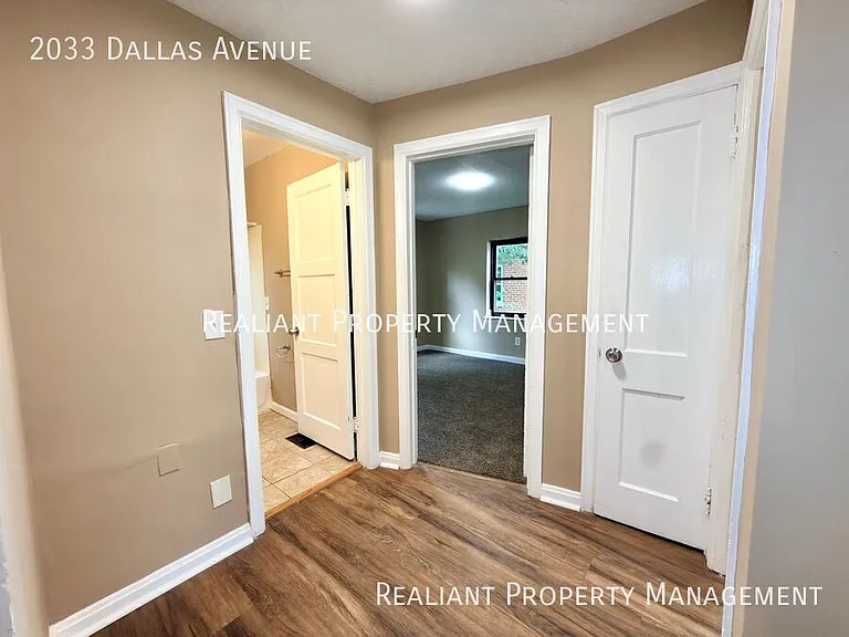 2033 Dallas Ave — Photo 8