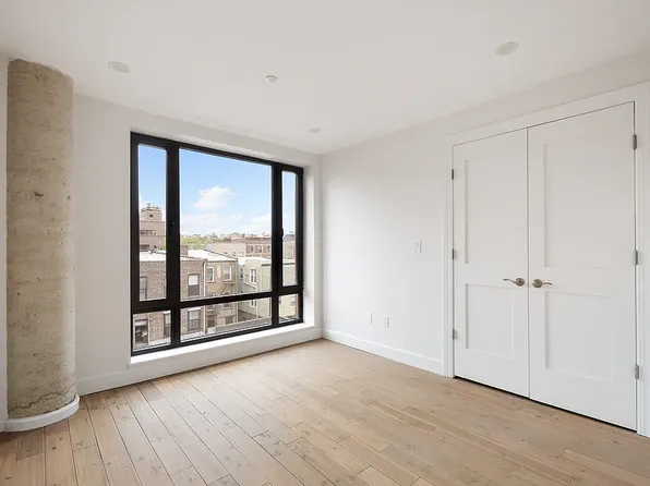 124 Withers Street image 1 of 9