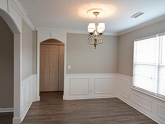 3rd image of 4264 Birch Dr