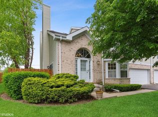 292 Kensington Ct, Gurnee, IL 60031