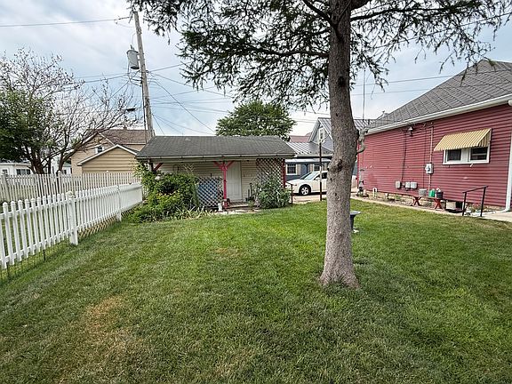 5th image of 207 W South St