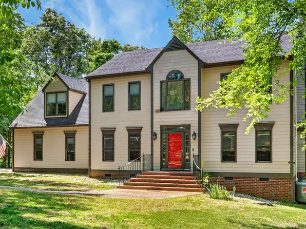 209 Smith Dr, Farmville, VA 23901