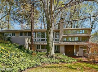 3801 Whispering Ln, Falls Church, VA 22041