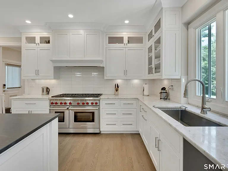 30 Maple Ave N — Photo 14