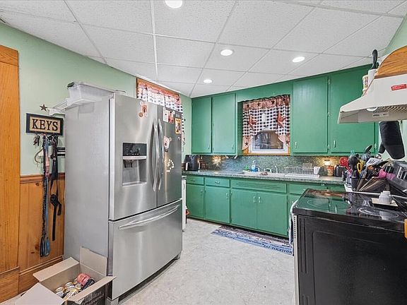 4th image of 22 Mack Ave
