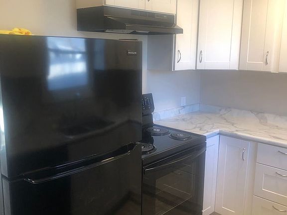4th image of 800 S Crutcher Ave #10825819