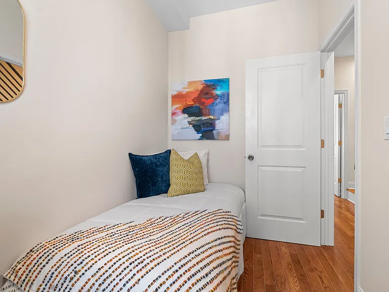 1017 S Bouvier St — Photo 20