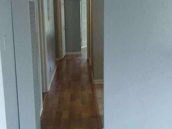 5th image of 607 Nellie