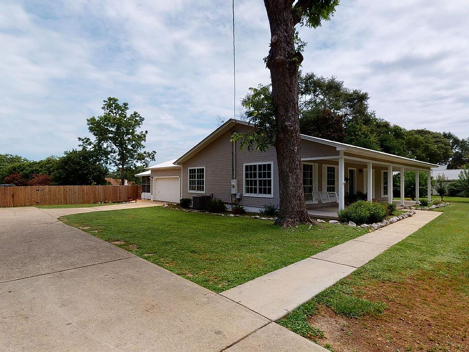 3017 Airport Rd, Crestview, FL 32539 Zillow