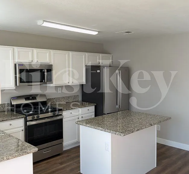 2549 Rosy Sunrise St — Photo 7