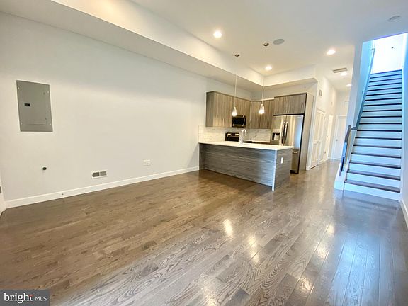 4th image of 627 W Oxford St #3