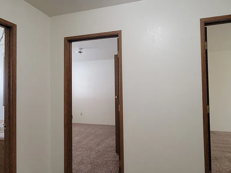 1232 Burton Ct — Photo 10