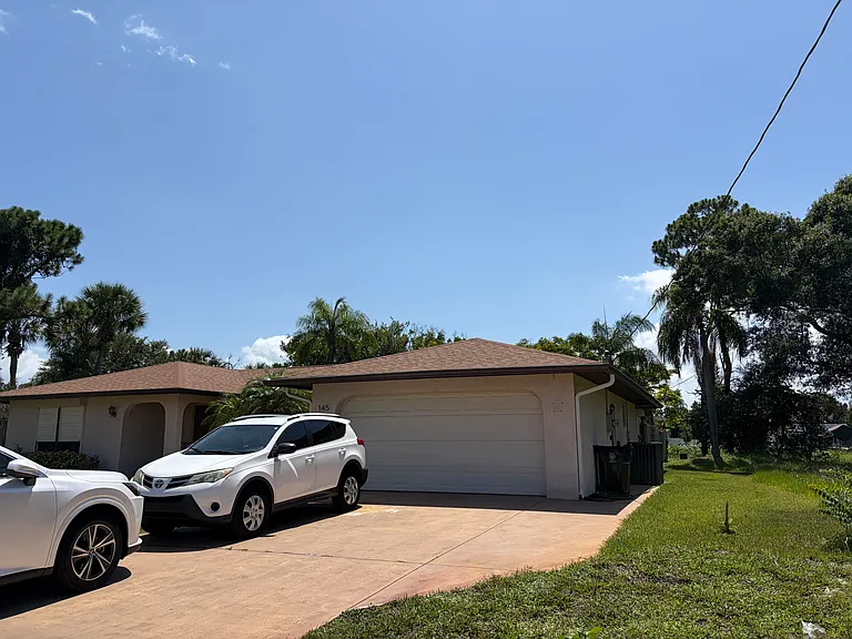 145 SE Fallon Dr — Photo 11