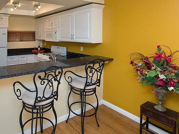 5th image of 550 Orange Ave Unit 226