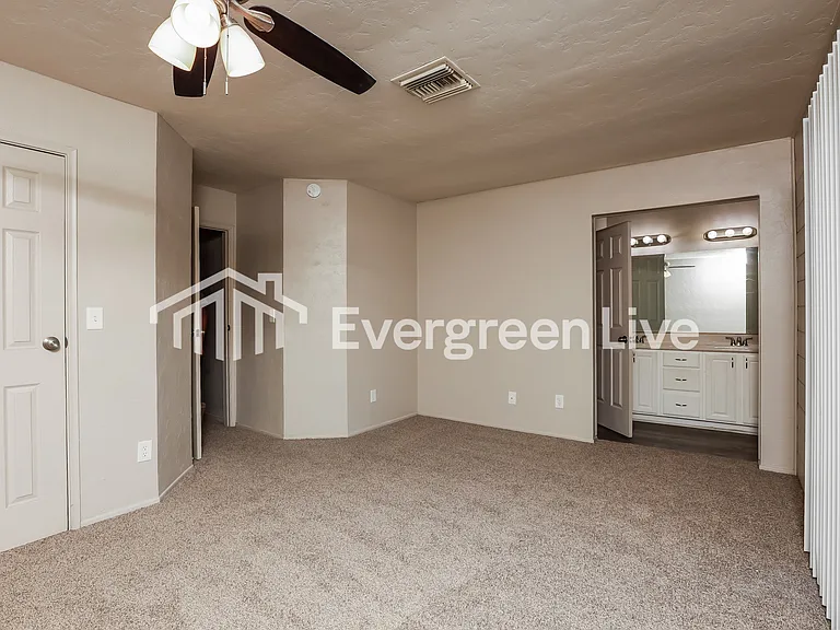 10240 E Vicksburg St — Photo 8