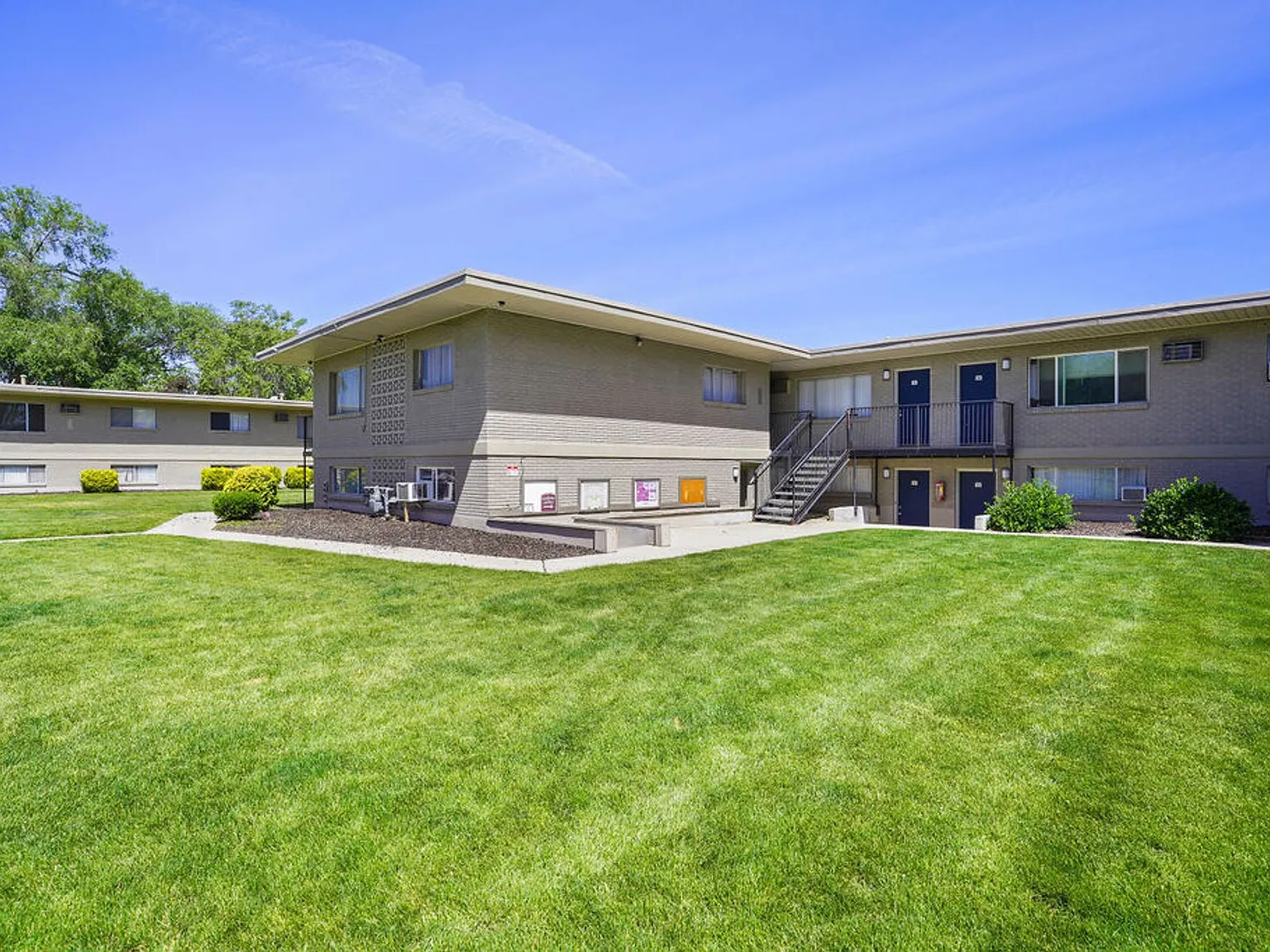 Jordanaire Apartments — Photo 4