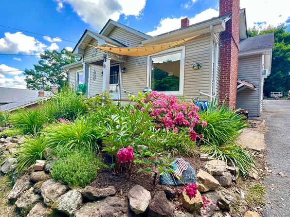 237 E Pennsylvania St, Covington, VA 24426