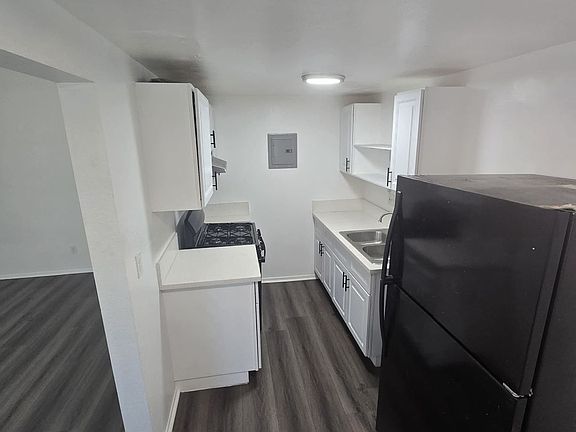 2nd image of 4234 Montclair St APT 107