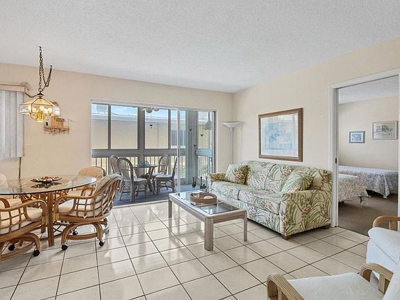 2nd image of 1255 Tarpon Center Dr APT 212