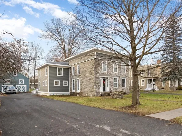 27 Madison St, Hamilton, NY 13346