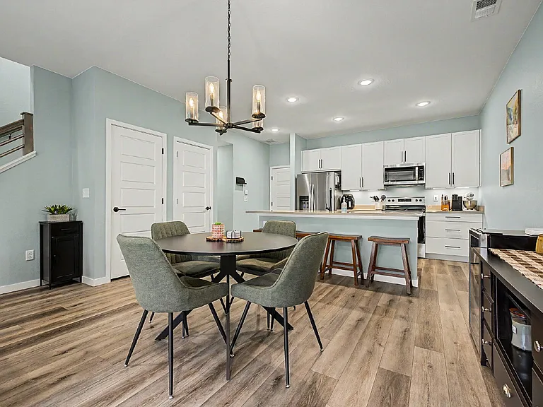 6363 Nelson St — Photo 30