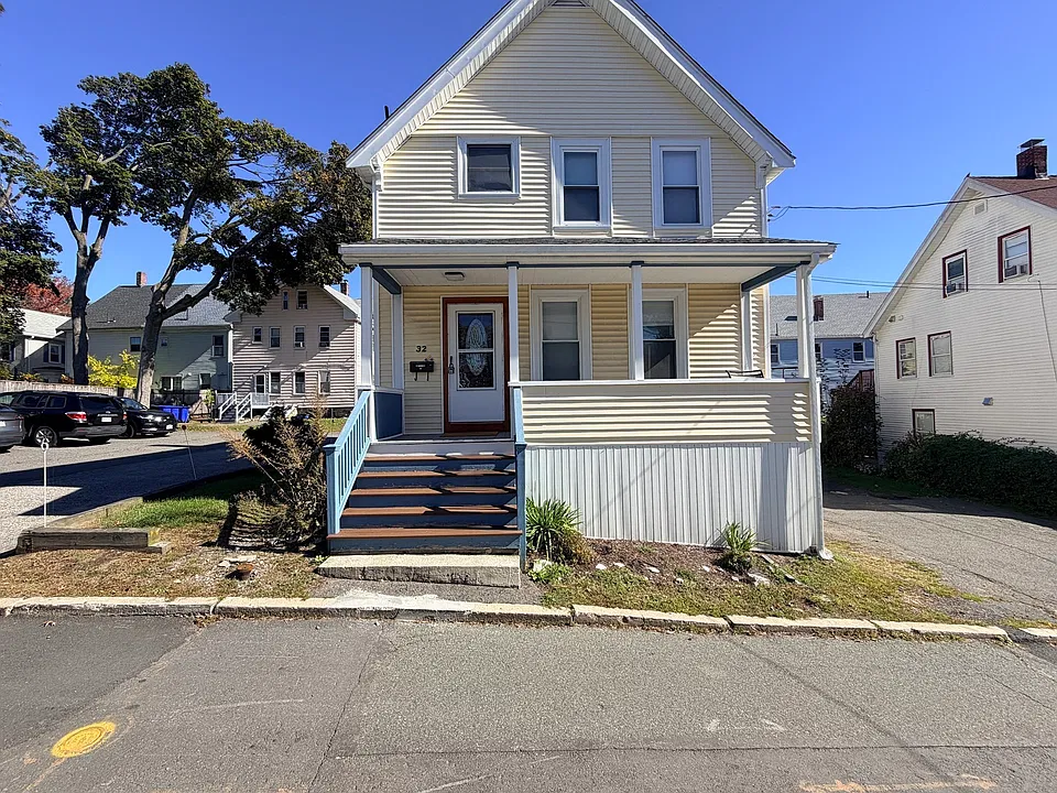 32 Harding Ave