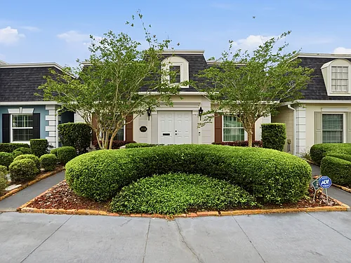 2048 Country Side Cir N Photo 1