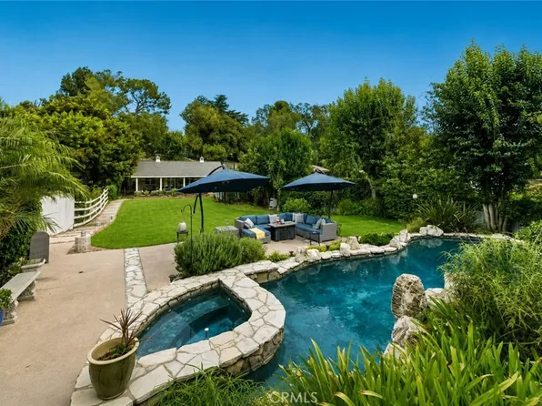 24 Buckskin Ln, Rolling Hills, CA 90274