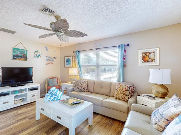 7101 Gulf Dr, Bradenton Beach, FL