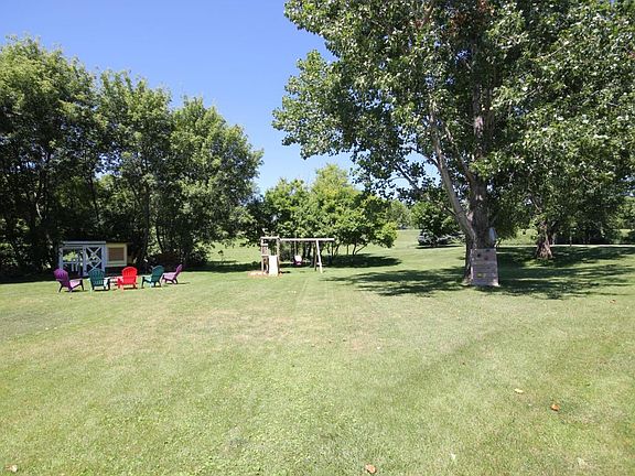 5th image of 906 Meadow Hill Ln
