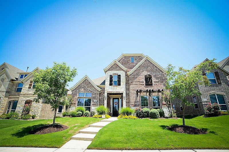 1st image of 1032 Fossil Lake Dr