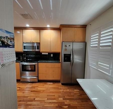 4th image of 180 SE 7th St #207