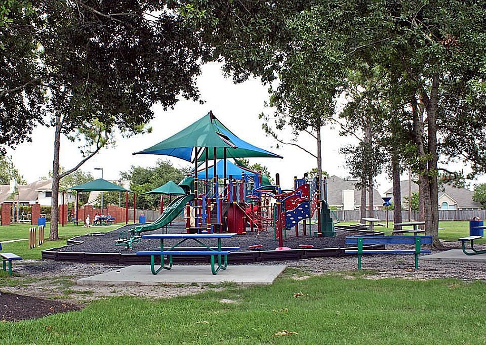1st image of 3418 Glenhill Dr