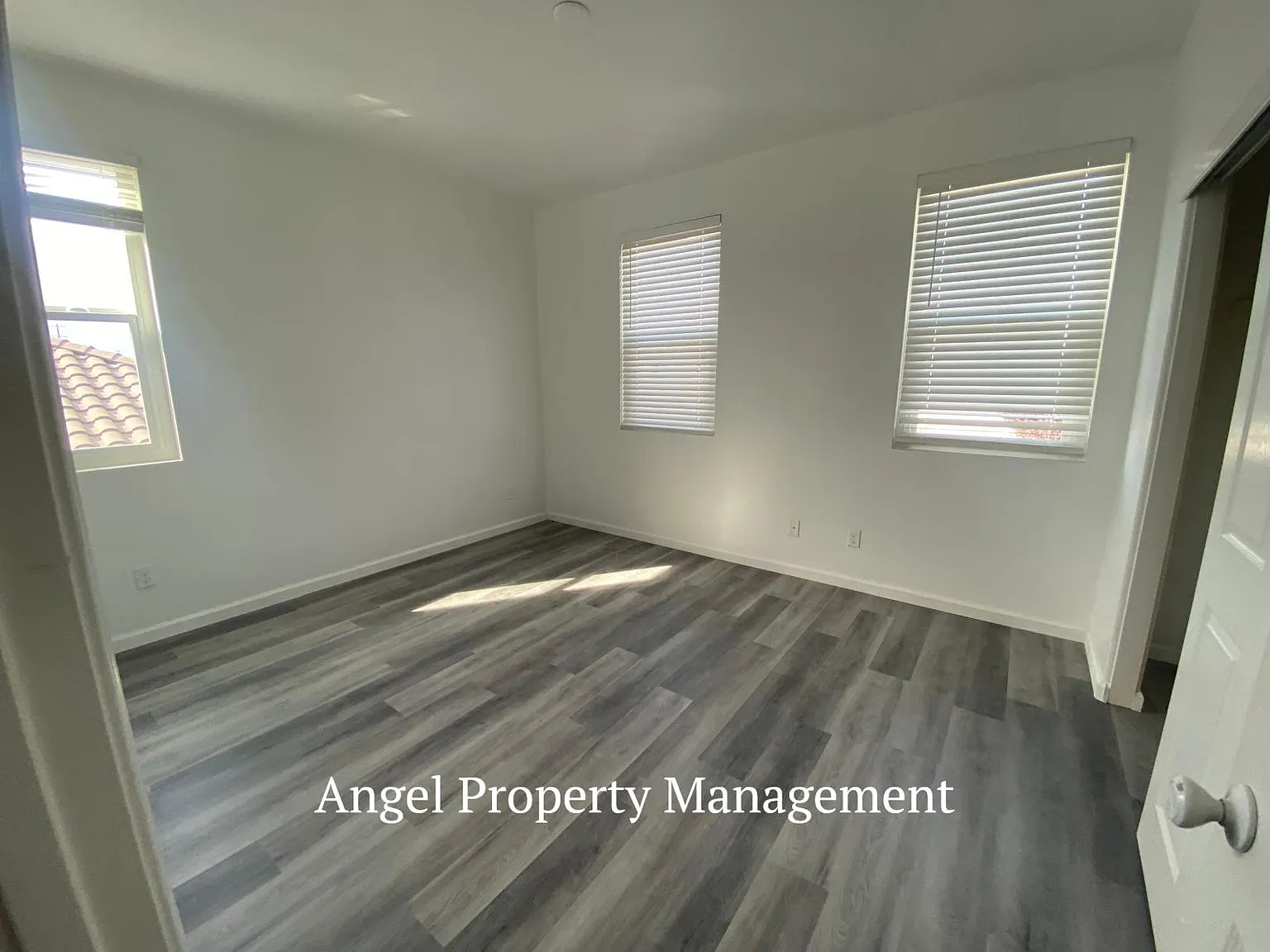 4 bed, 3.5 bath, 2168 sqft, $3,025 — Photo 4