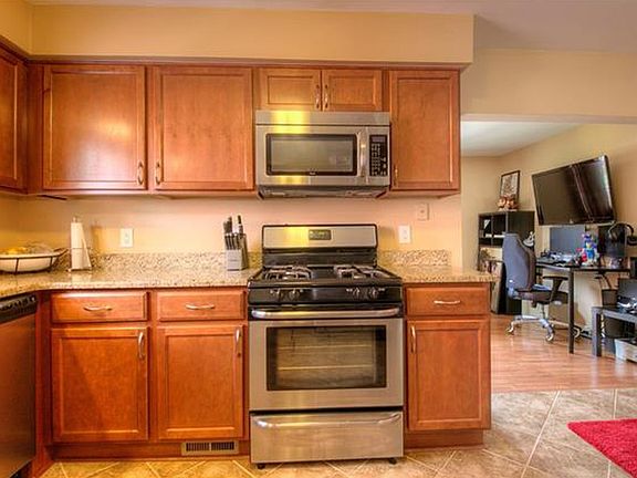 3rd image of 8270 Perrin Ave