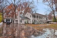 Devon Dr-S1911-006.jpg