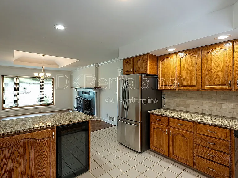 245 Brook Dr — Photo 17