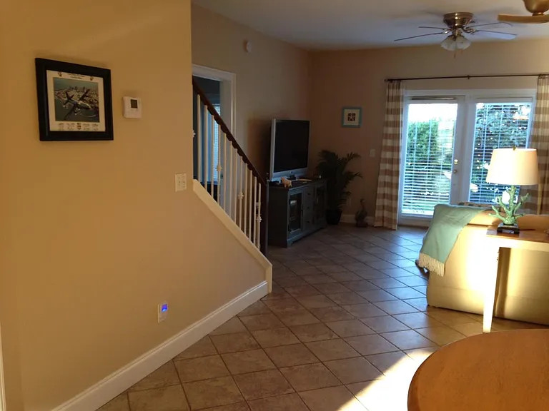 6076 Elysian Ave — Photo 6