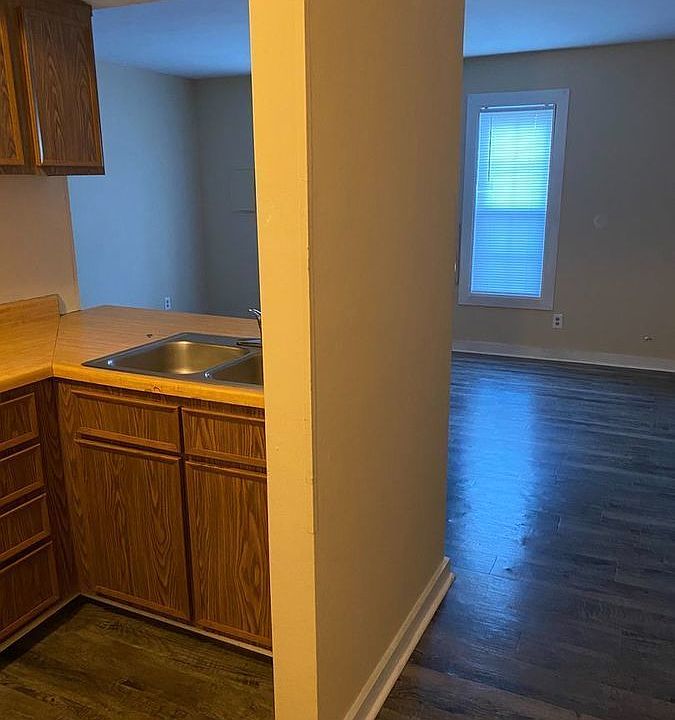 1st image of 3516 South St