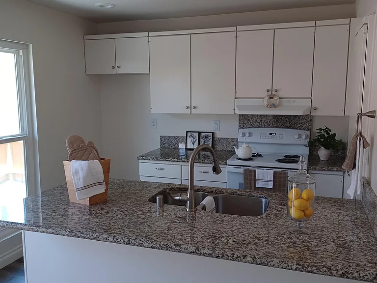 Huntington Garden Apartments — Photo 55