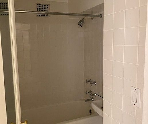 5th image of 10 Park Ave #11E